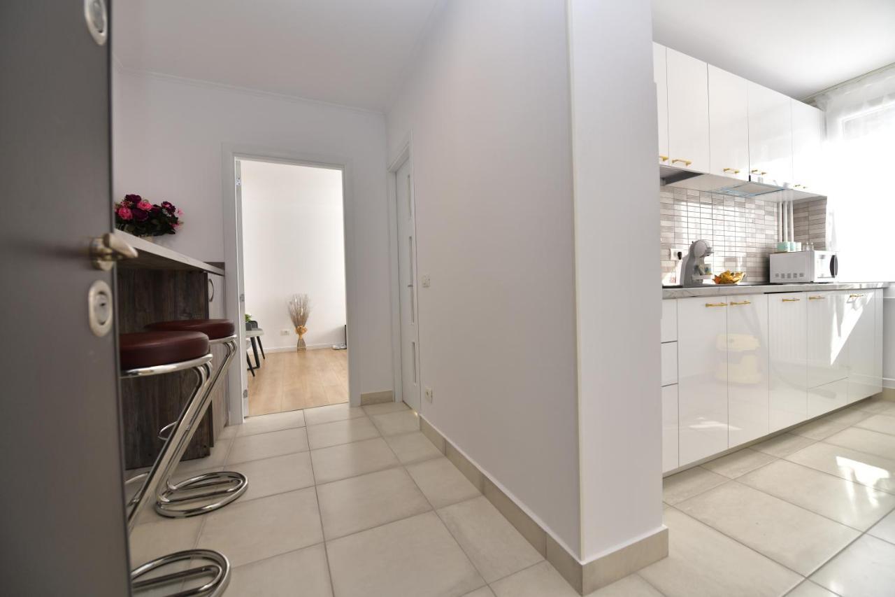 Luxury Studio / M Romancierilor Bucarest Esterno foto